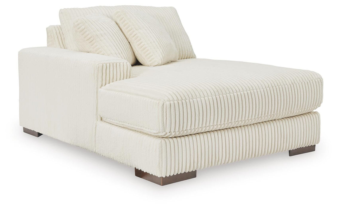 Lindyn Sectional with Chaise - Valley Furniture (Rohnert Park, CA)