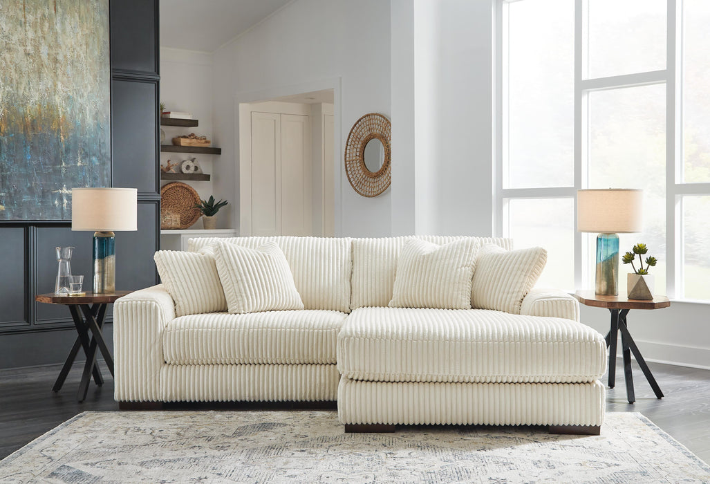 Lindyn Sectional with Chaise - Valley Furniture (Rohnert Park, CA)