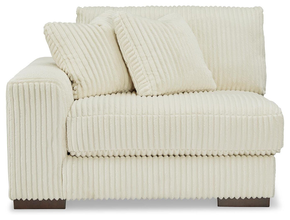Lindyn Sectional with Chaise - Valley Furniture (Rohnert Park, CA)