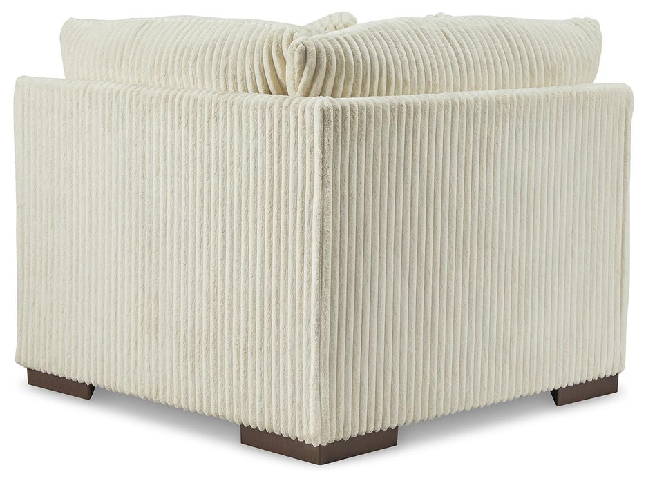 Lindyn Sectional with Chaise - Valley Furniture (Rohnert Park, CA)