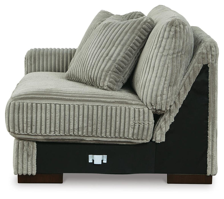 Lindyn Sectional with Chaise - Valley Furniture (Rohnert Park, CA)
