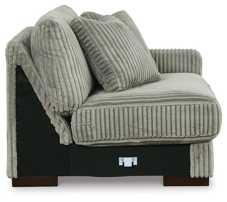 Lindyn Sectional with Chaise - Valley Furniture (Rohnert Park, CA)