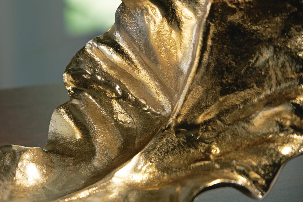 Darinsen Sculpture - Valley Furniture (Rohnert Park, CA)