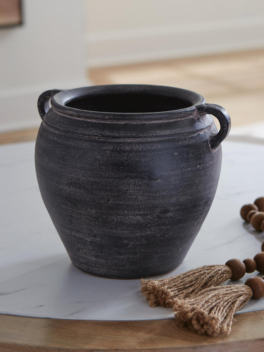Meadie Vase - Valley Furniture (Rohnert Park, CA)