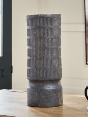 Beninworth Vase - Valley Furniture (Rohnert Park, CA)